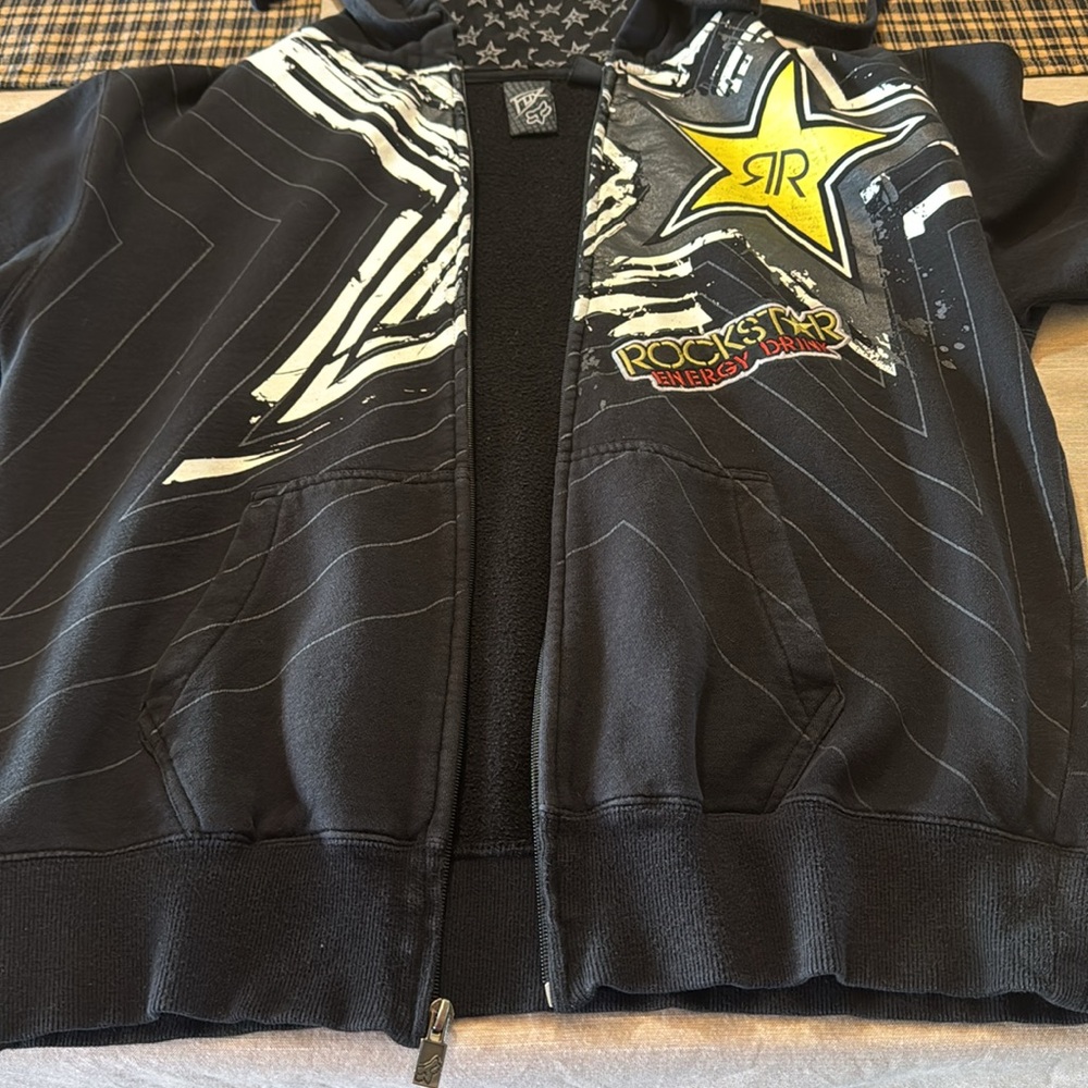 Fox Black Zip Up Sweatshirt with Bold Star Design - Picture 10 of 15